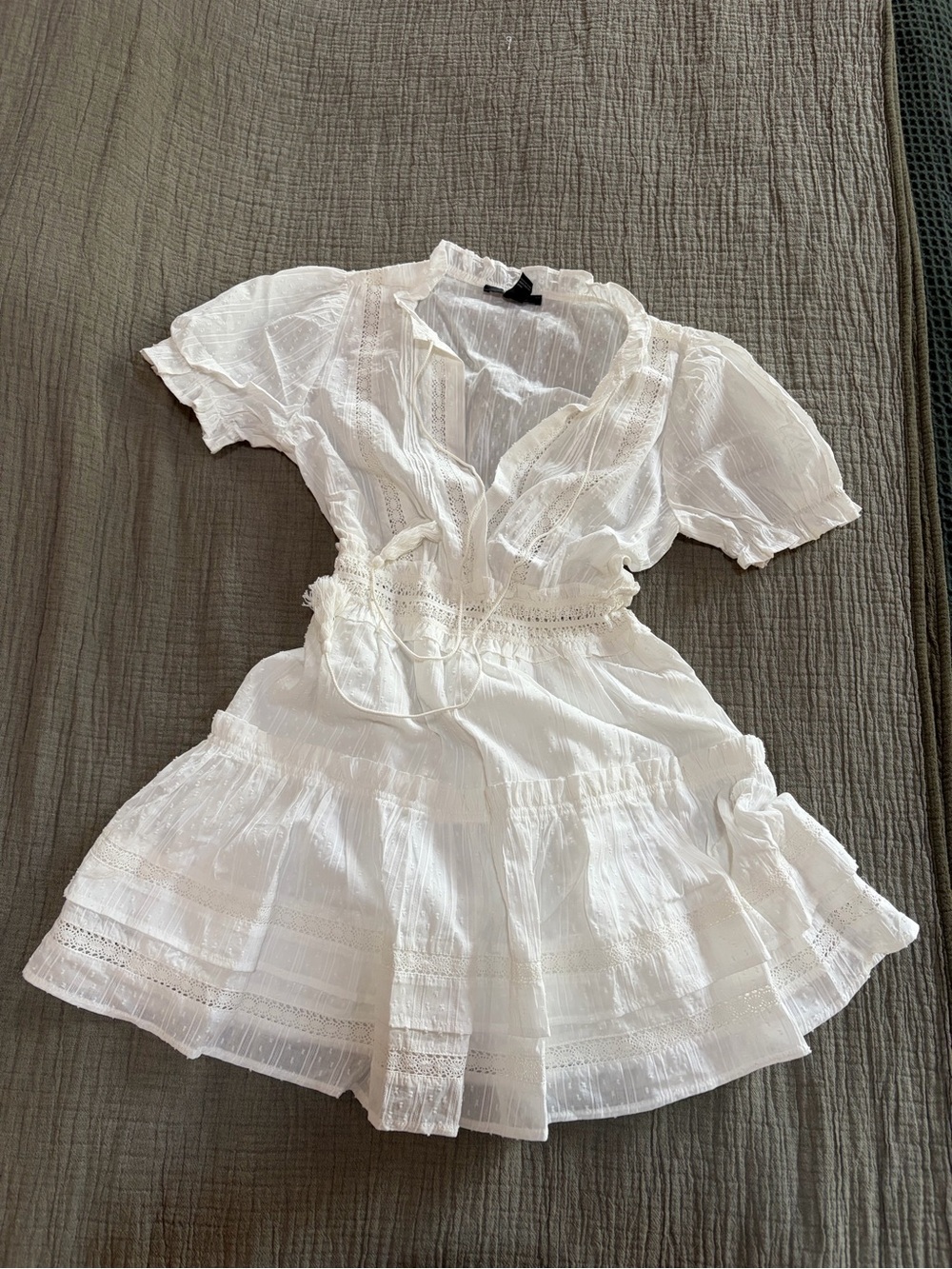 Forever 21 White Ruffle summer dress